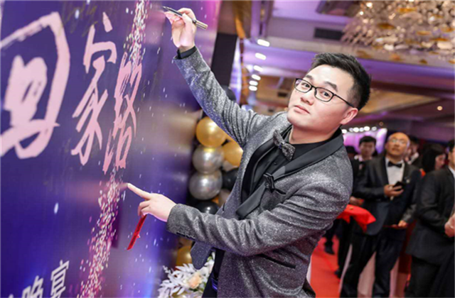 【高光“疫”事】勇敢逆行的特殊“网约车”——东升国际90后，用信念打通生命运输线